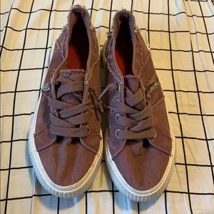 Practically new purple sneakers!